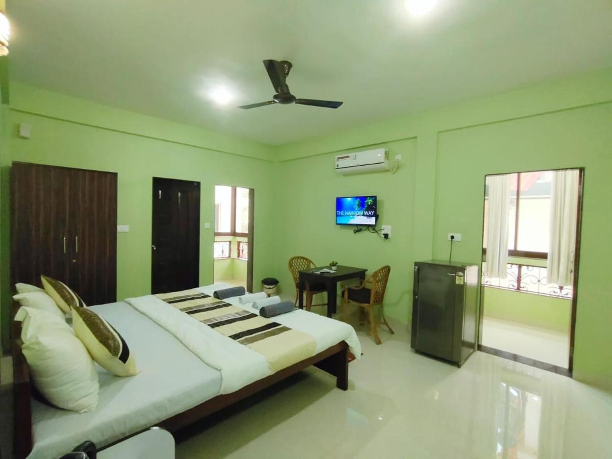 The Narrow Way Edward Guest House Candolim Exteriör bild