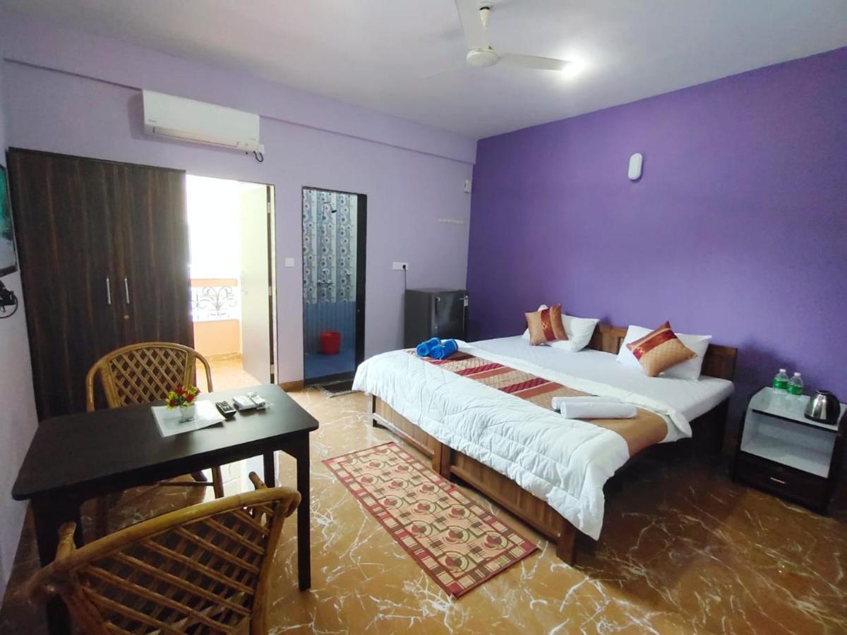 The Narrow Way Edward Guest House Candolim Exteriör bild