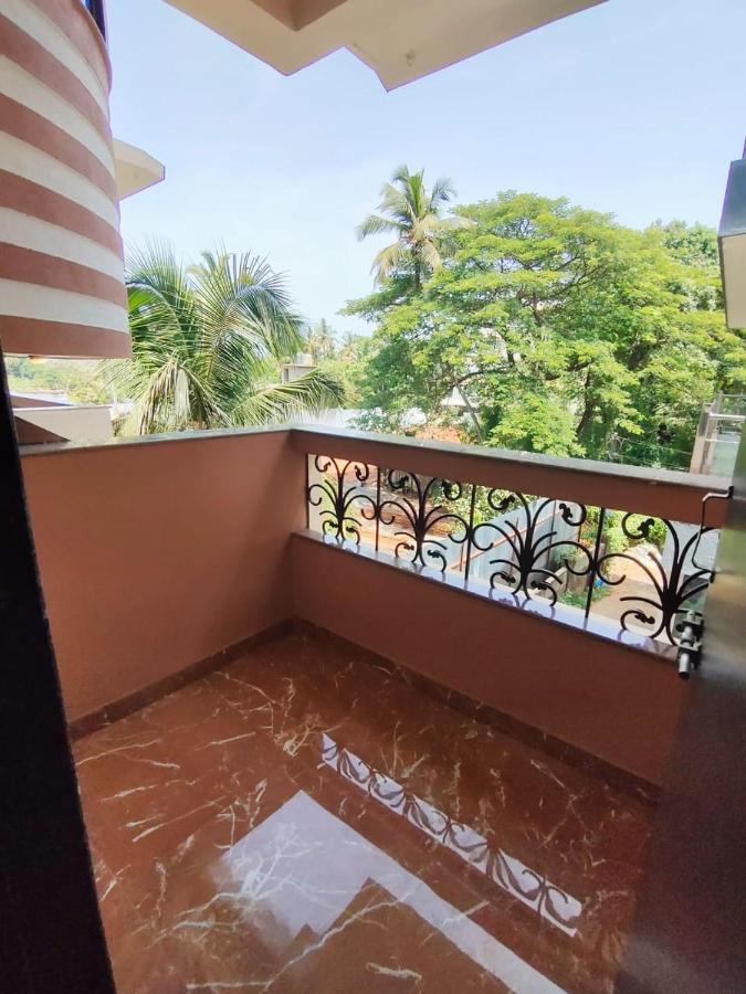 The Narrow Way Edward Guest House Candolim Exteriör bild