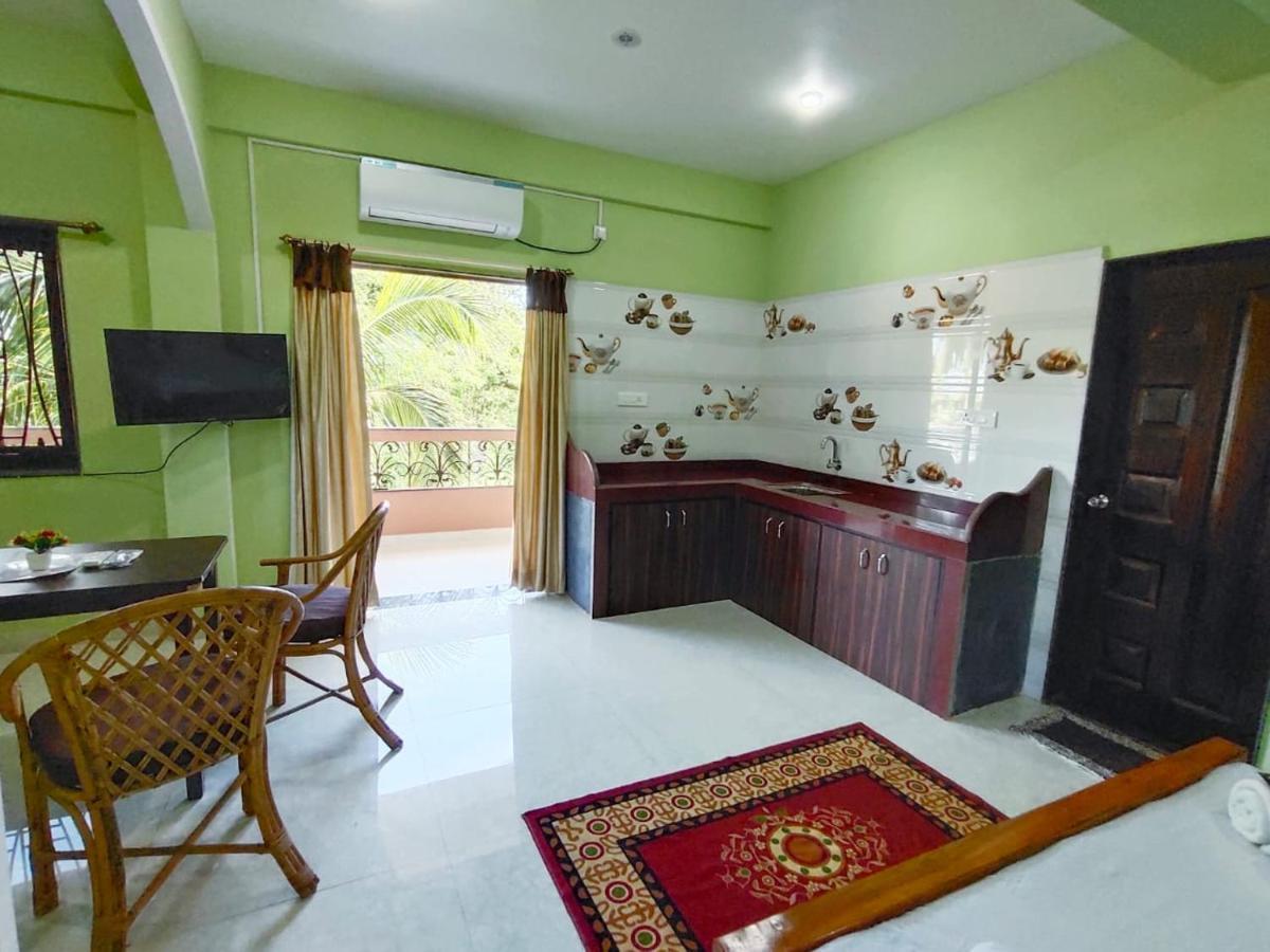 The Narrow Way Edward Guest House Candolim Exteriör bild